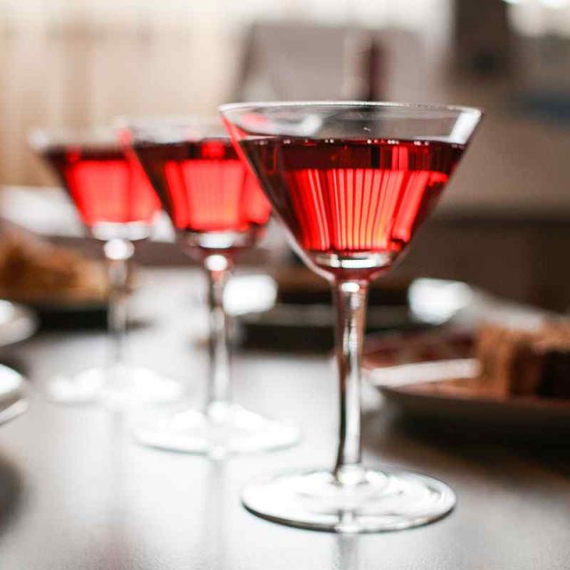https://dralbertogy.com/wp-content/uploads/2020/01/dine-and-wine-640x640.jpg